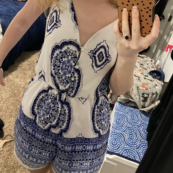 Blue and white romper - Picture 4 of 5